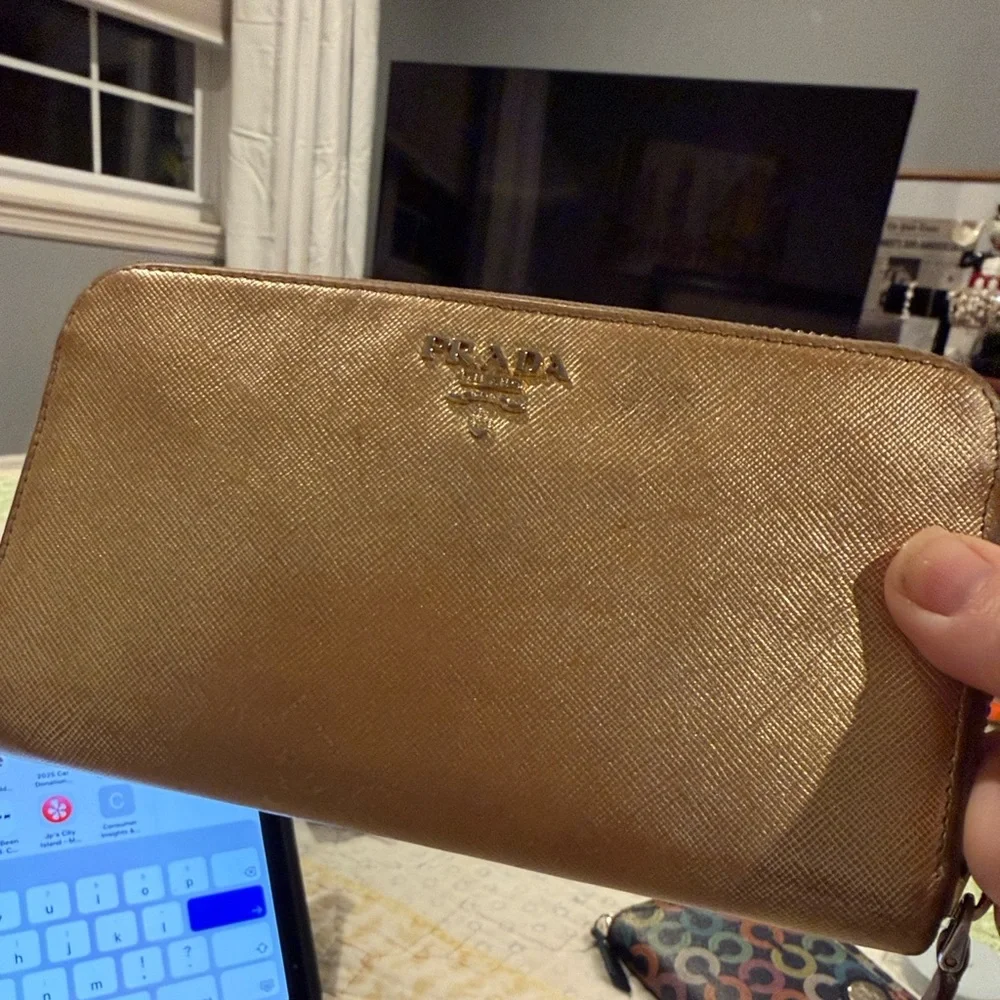 Prada Saffiano metallic gold leather wallet - Picture 9 of 9